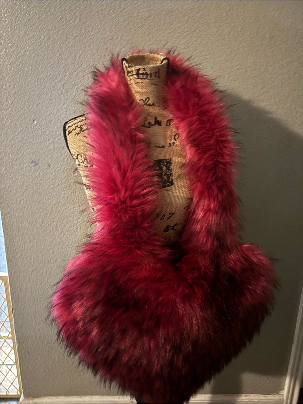 Faux Fur Heart Shoulder Bag in Hot Pink - Picture 6 of 7